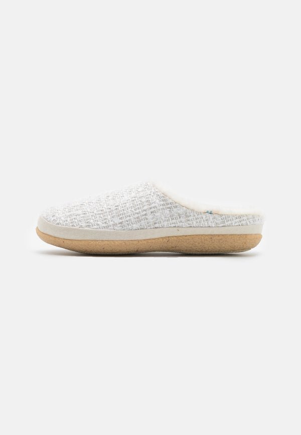 TOMS IVY