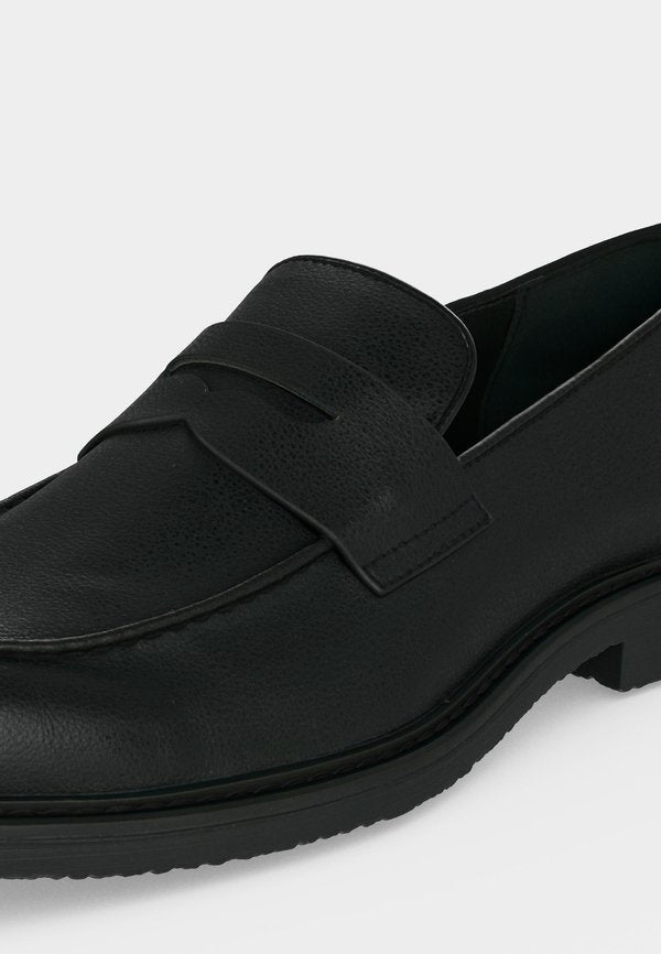 Pier One by Zalando