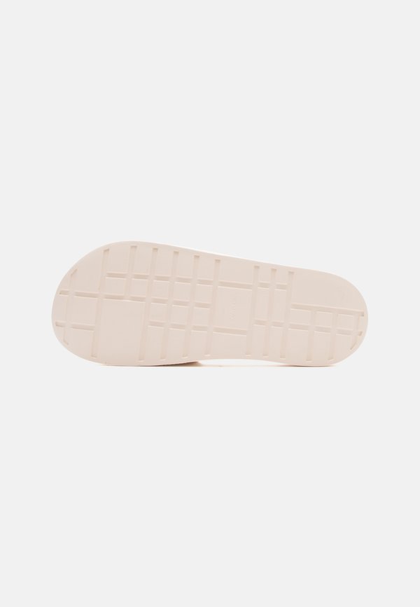 Calvin Klein ESS SLIDE