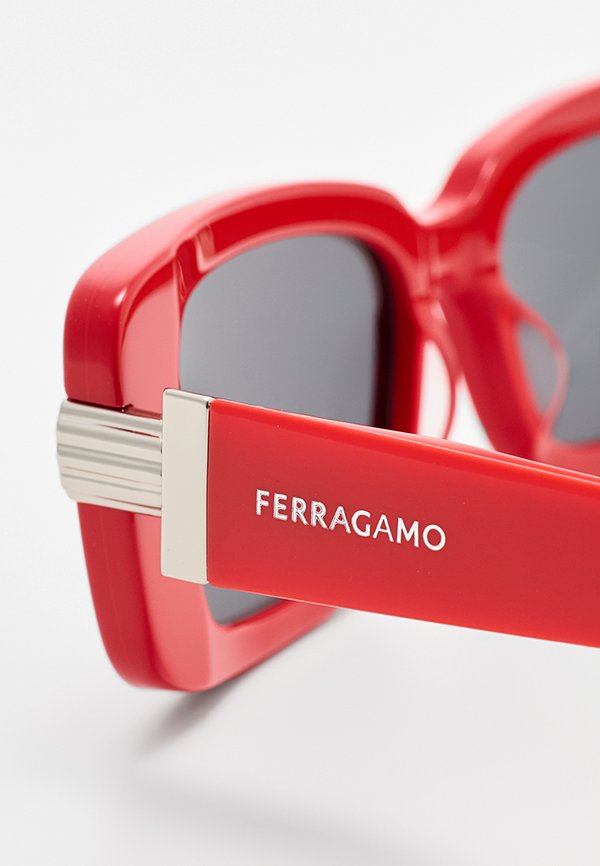 FERRAGAMO SF1105S