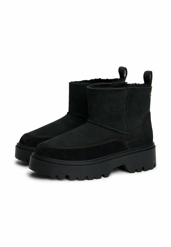 Tommy Hilfiger CLEAT PULL-ON