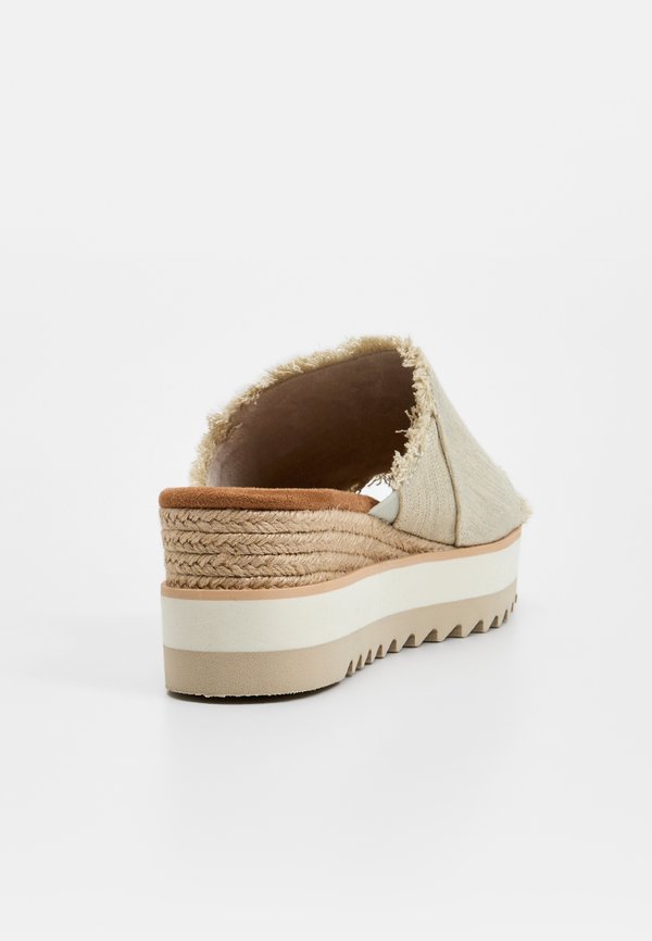 TOMS DIANA