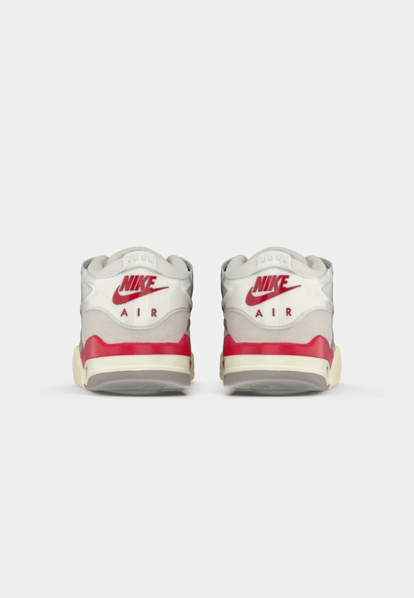 Jordan AIR JORDAN 4 RM V2