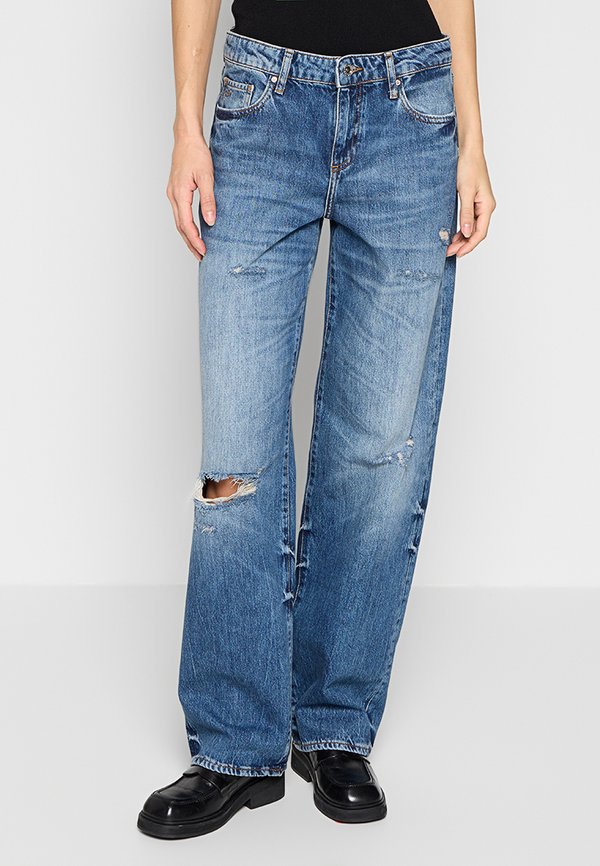 Armani Exchange