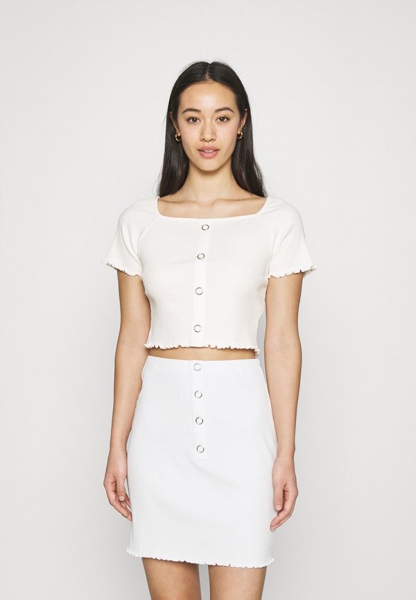 NA-KD BABYLOCK RUFFLE TOP