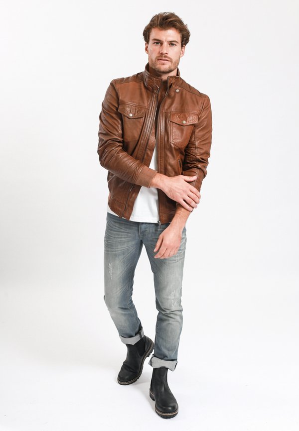 Lee Cooper