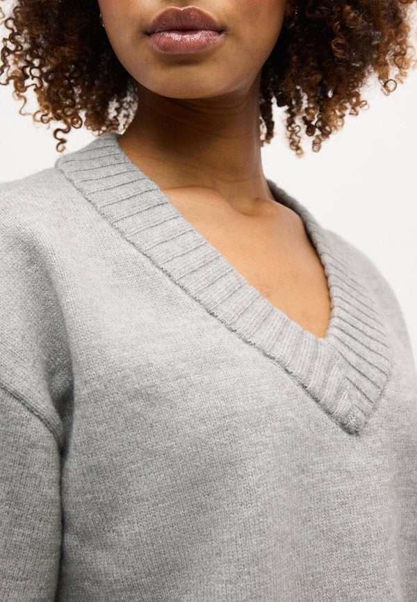 Gina Tricot V NECK SWEATER