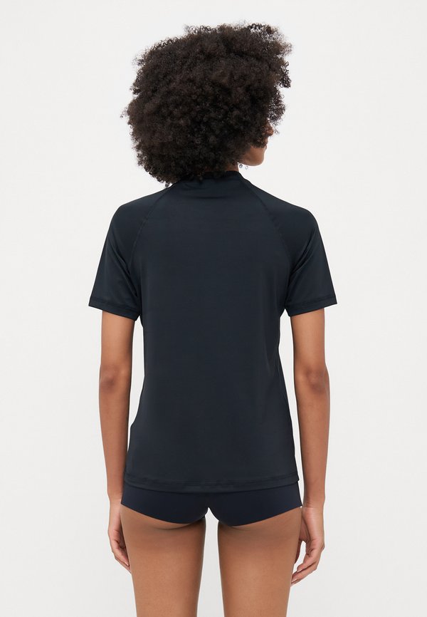 Roxy ESSENTIAL