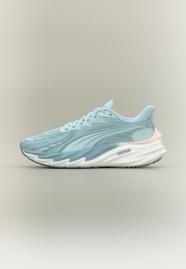 Puma VELOCITY NITRO 4 - Road running shoes - fresh water/white