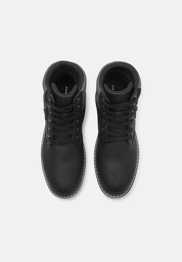 Pier One by Zalando
