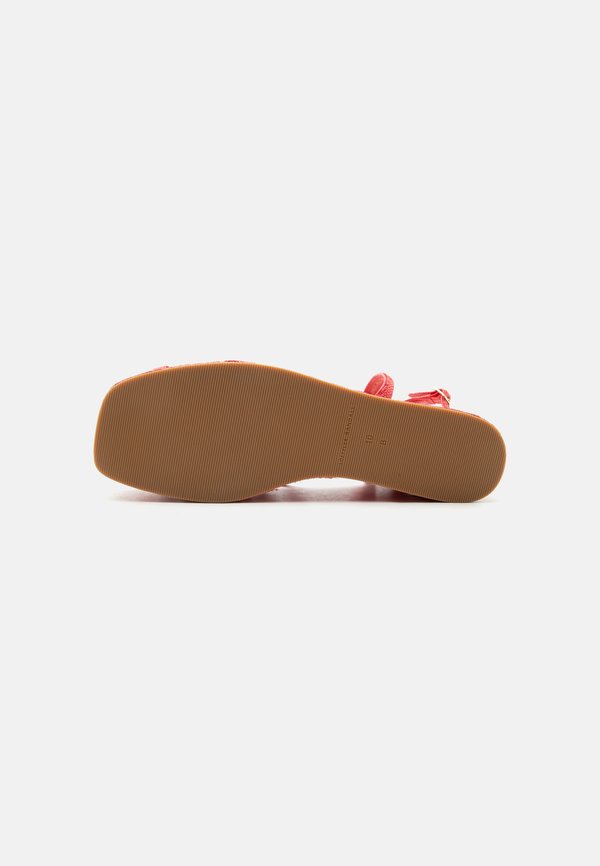 Loeffler Randall CHANNING PLATFORM