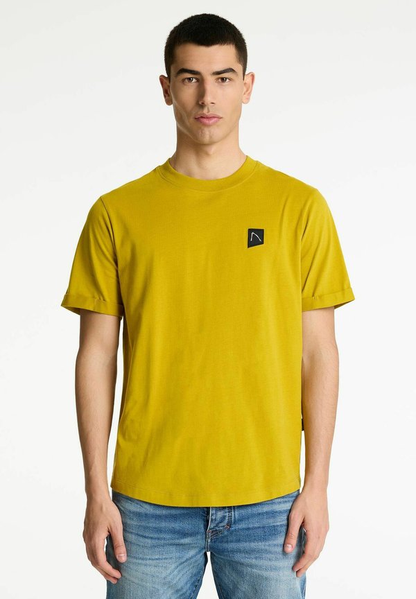 CHASIN' CHASIN' BASIC T-SHIRT BRODY