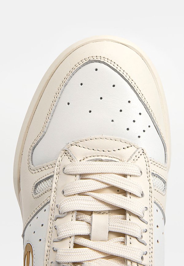 Sergio Tacchini COURT