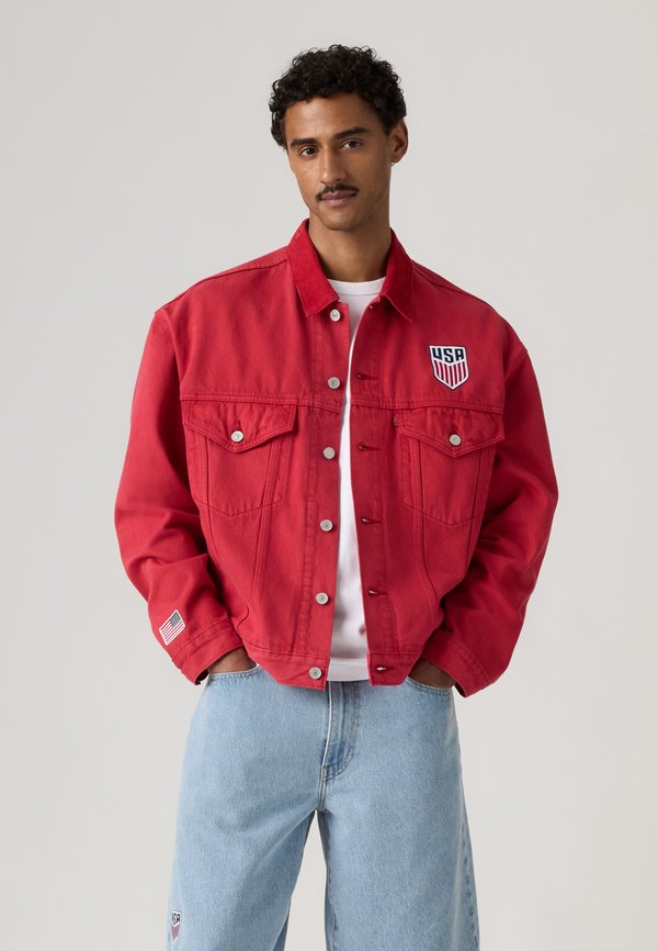 Levi's® FOOTBALL TYPE III TRUCKER - Denim jacket - red