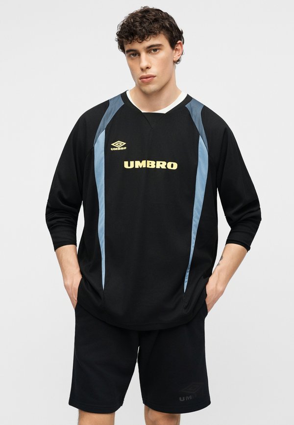 Umbro PANELLED