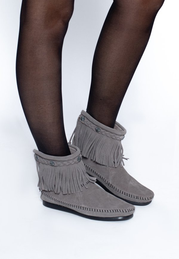 Minnetonka HI TOP BACK ZIP ANKLE BOOT