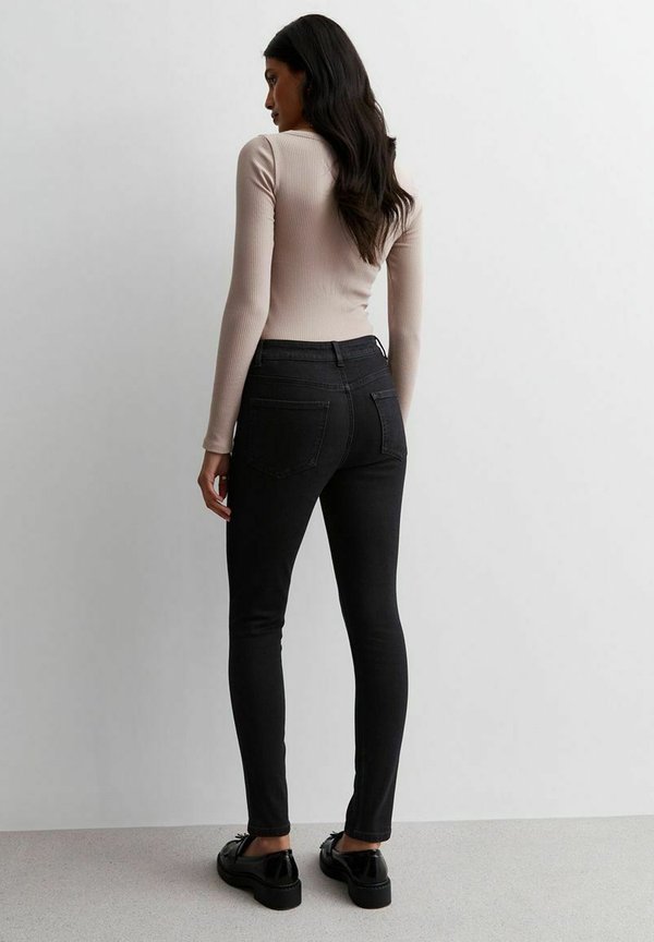 New Look  AMIE
