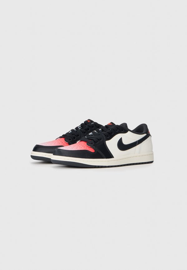 Jordan AIR JORDAN 1 RETRO