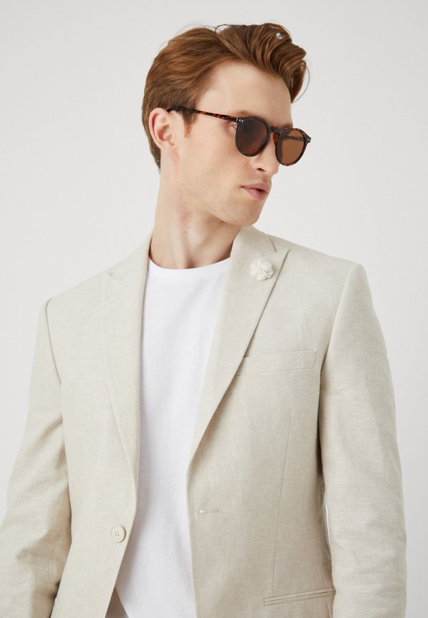 Isaac Dewhirst WEDDING SET