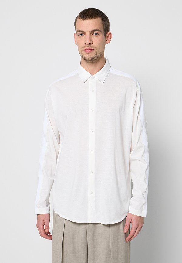 Armani Exchange LOOSE FIT