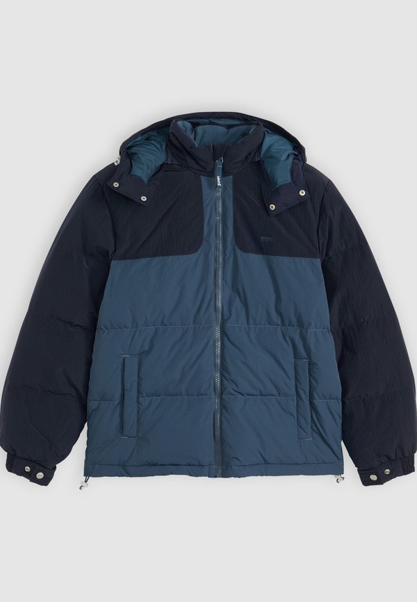 Levi's® ROCKRIDGE SHORT