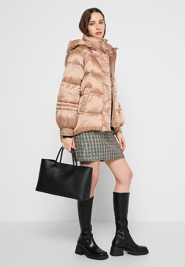 TWINSET