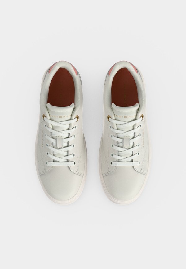 Tommy Hilfiger FEMININE CUPSOLE
