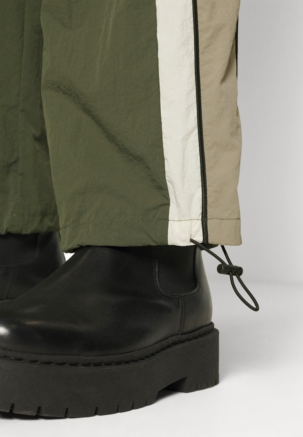 Freequent TRAINER PANTS