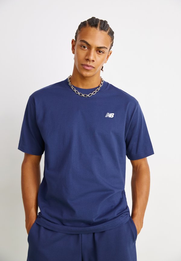 New Balance SPORT ESSENTIALS - Basic T-shirt - navy