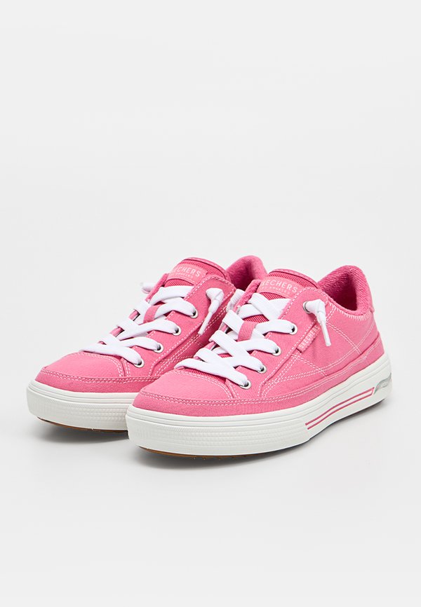 Skechers ARCADE