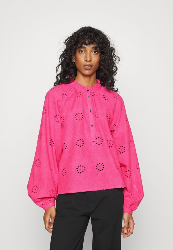 NIKKIE FAITH BLOUSE