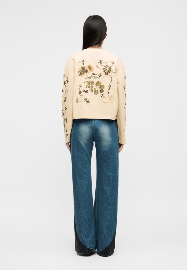 OFF-WHITE ARROW LEAVES TEE PUMICE