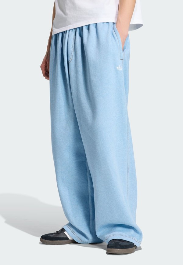 adidas Originals ADIDAS ORIGINALS TREFOIL ESSENTIALS MELANGE BAGGY OPEN HEM PANTS - Tracksuit bottoms - light blue mel