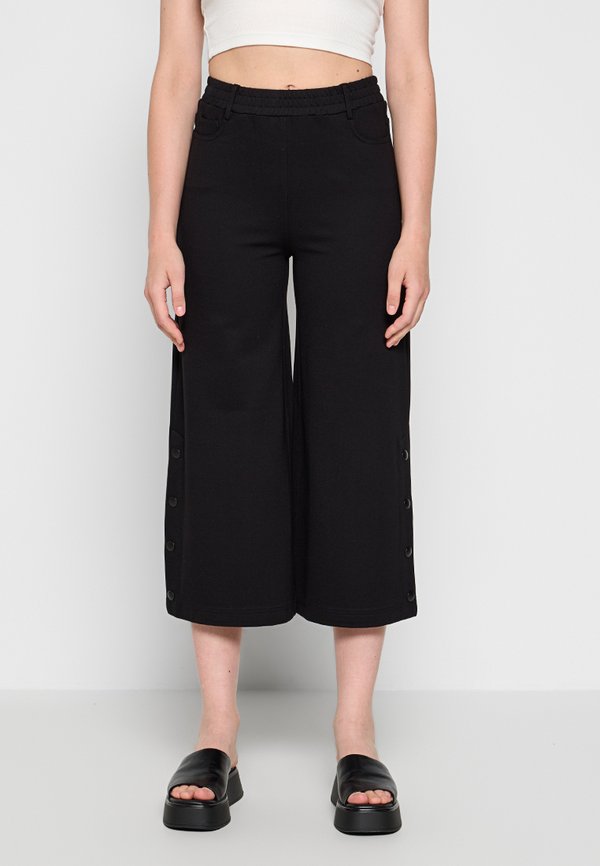 TWINSET