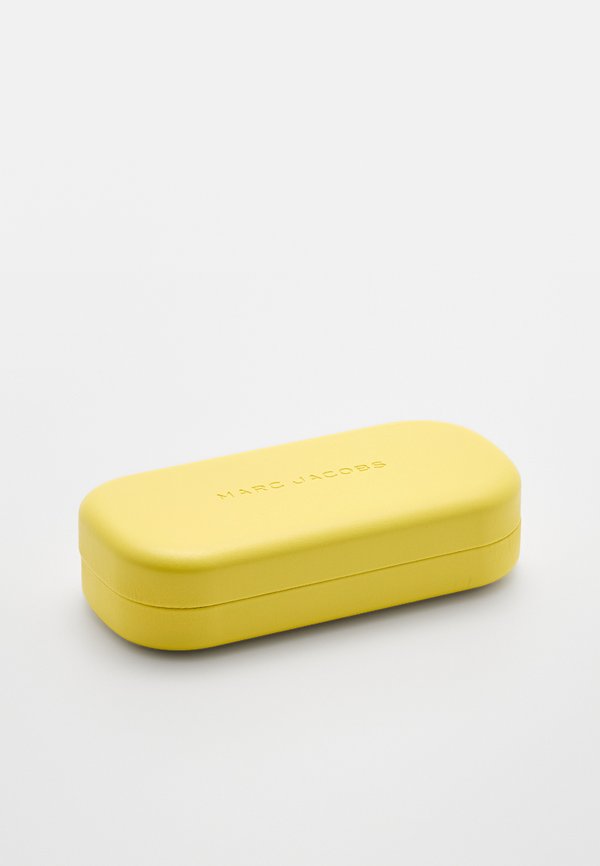 MARC JACOBS