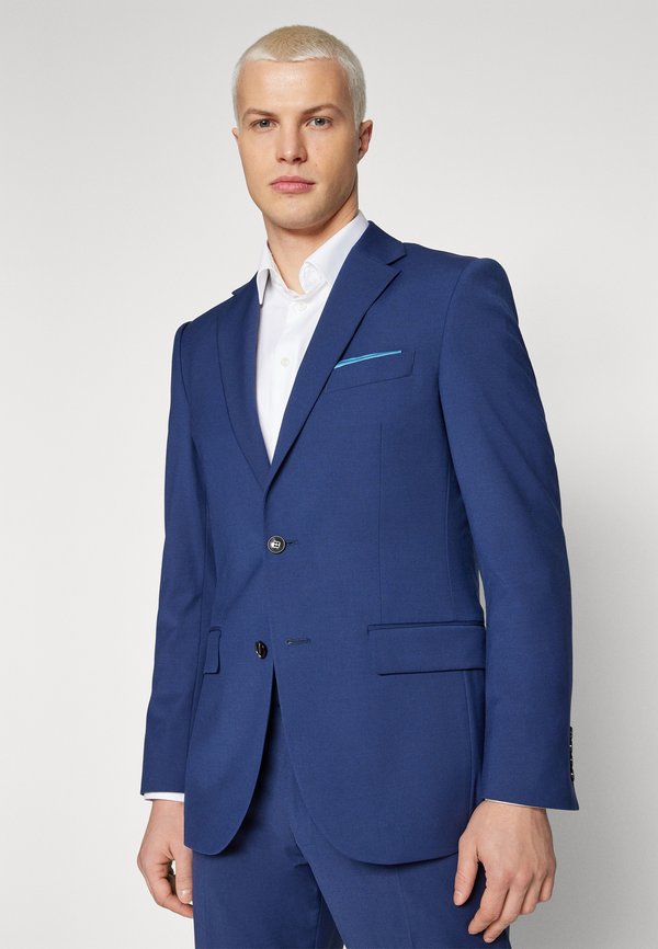 Isaac Dewhirst THE PREMIUM NOTCH FASHION SUIT
