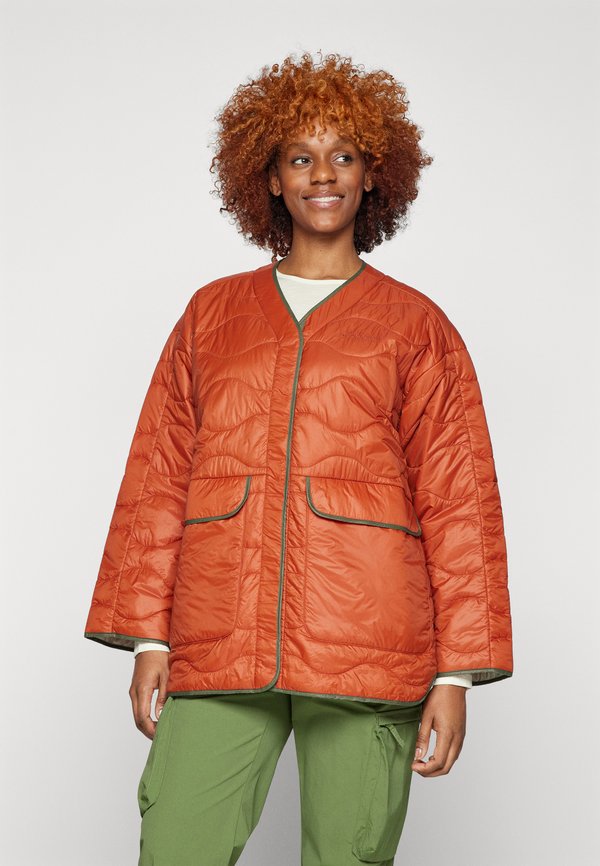 Peak Performance QUILTED OVERSIZED LINER