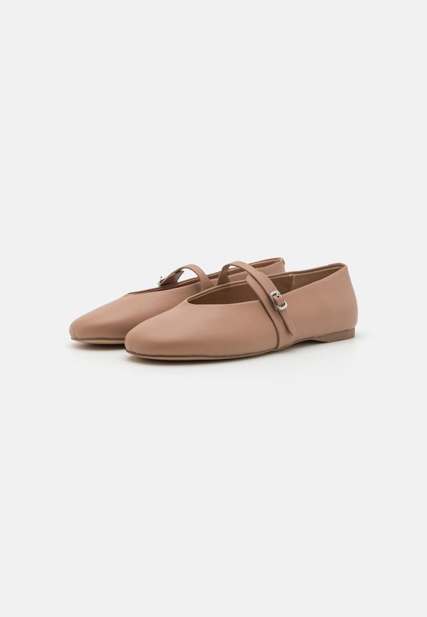 Steve Madden REJOICE