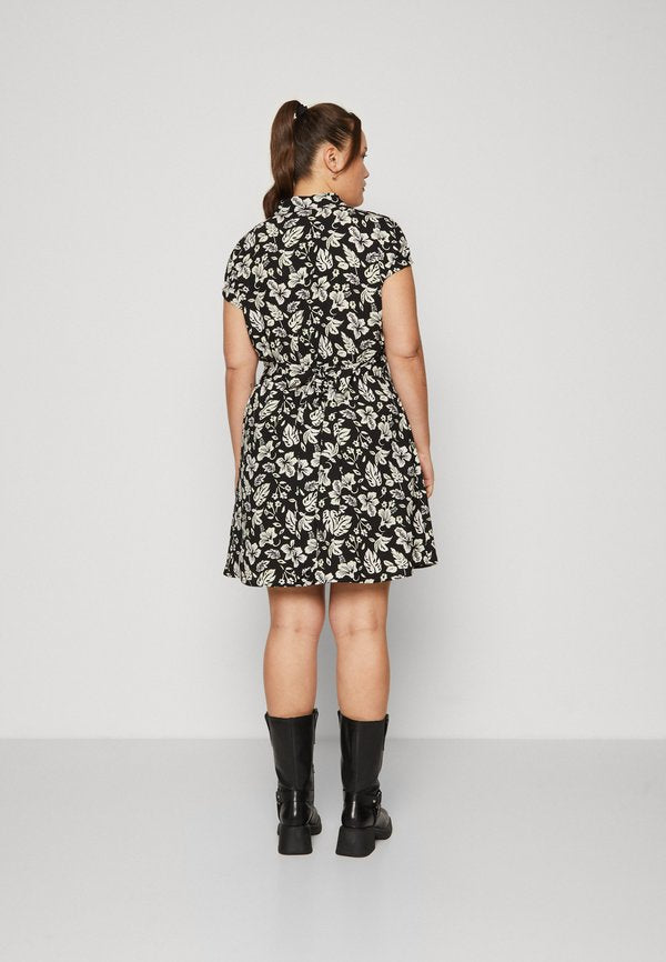 Vero Moda Curve VMNEWHALLIE SHORT DRESS