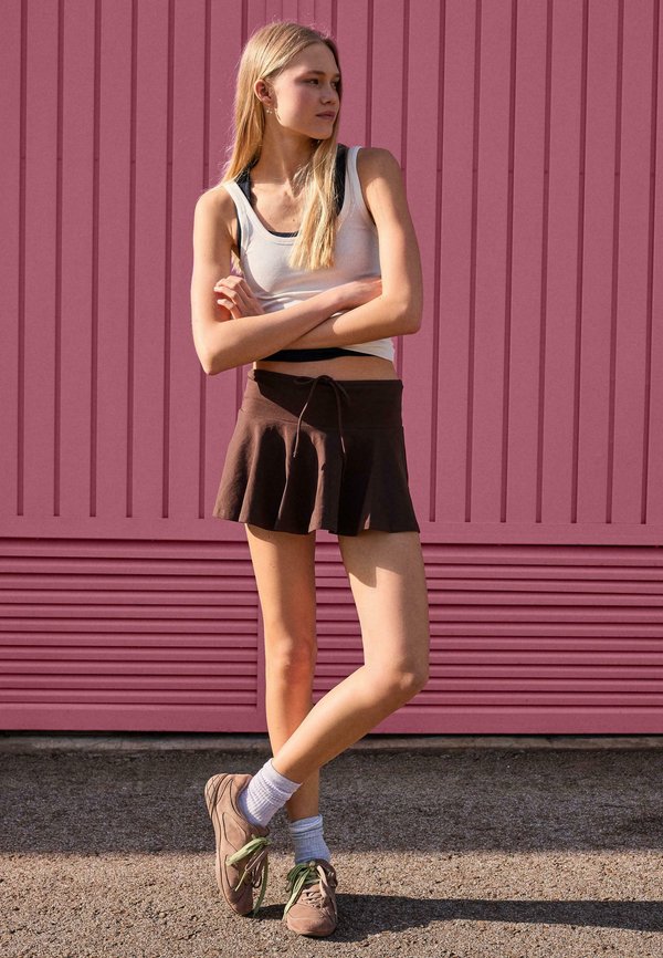 Bershka MINI WITH BOW AT THE WAIST - SKORT - A-line skirt - dark brown