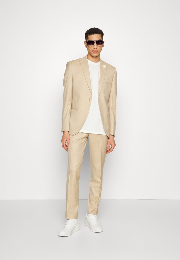 Isaac Dewhirst THE WEDDING SUIT
