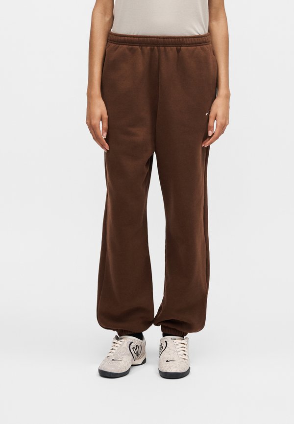 Nike Sportswear STUDIO FLEECE MEDIUM WEIGHT HIGH-RISE OVERSIZED CUFFED PANTS - Tracksuit bottoms - cacao/(sail)