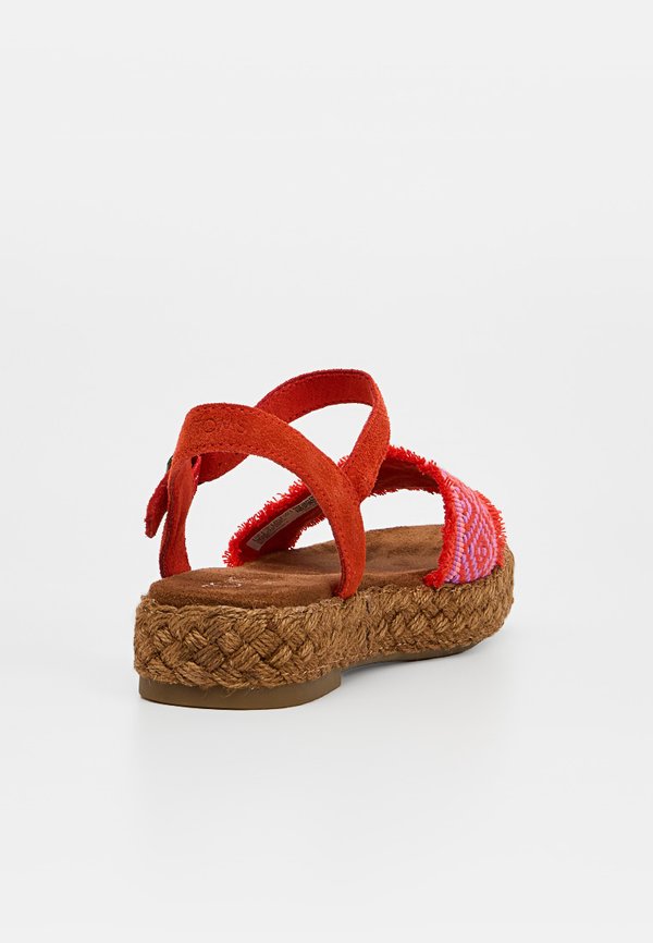TOMS ABBY