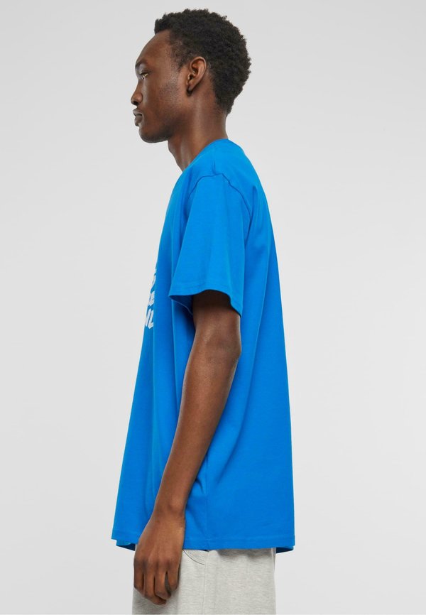 Upscale by Mister Tee LIKE A LEGEND OVERSIZE