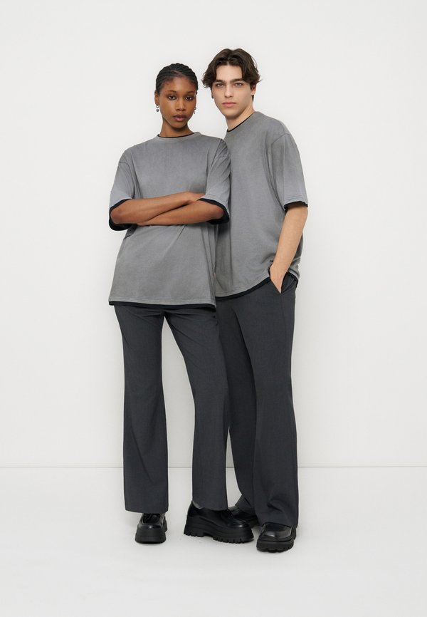 YOURTURN by Zalando TAILORED BOOTLEG TROUSERS