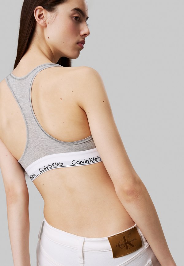 Calvin Klein Jeans MOM