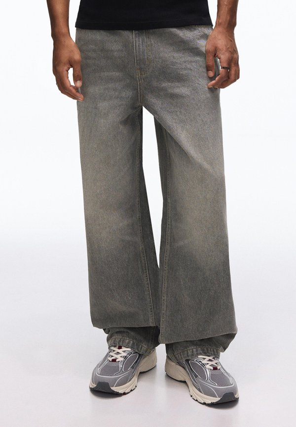 Bershka SUPER  - Baggy Jeans - grey