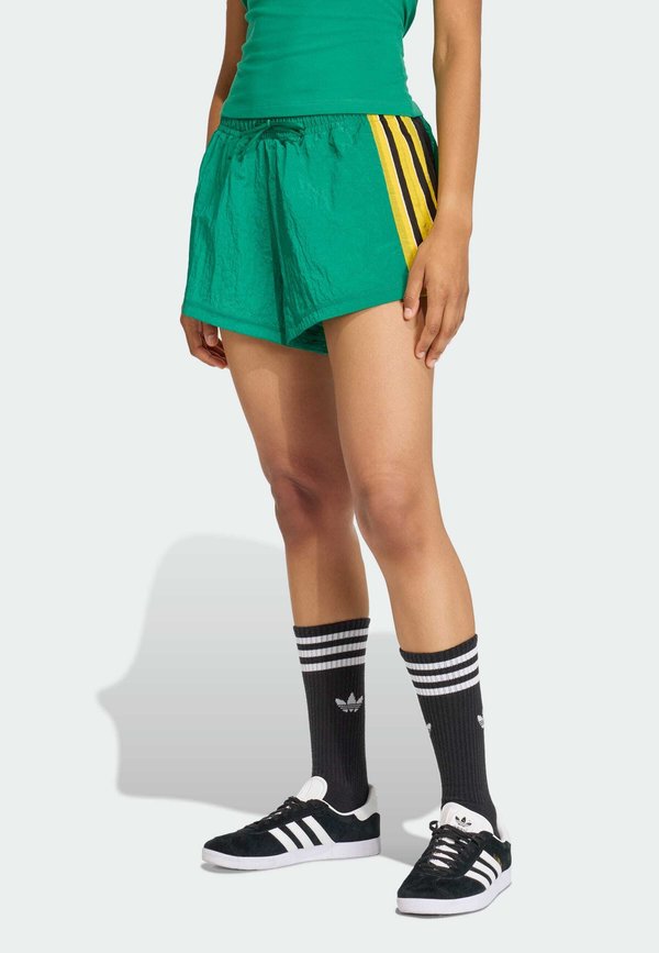 adidas Originals SANTIAGO  - Shorts - bold green