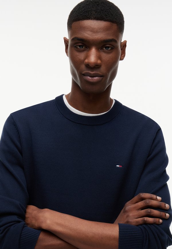 Tommy Jeans SLIM ESSENTIAL LIGHT SWEATER