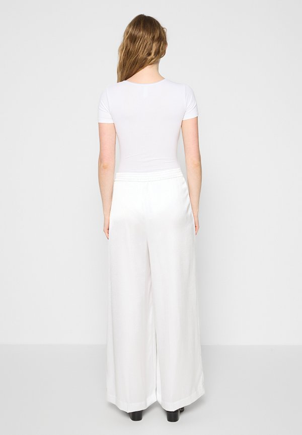 RIANI WIDE FIT